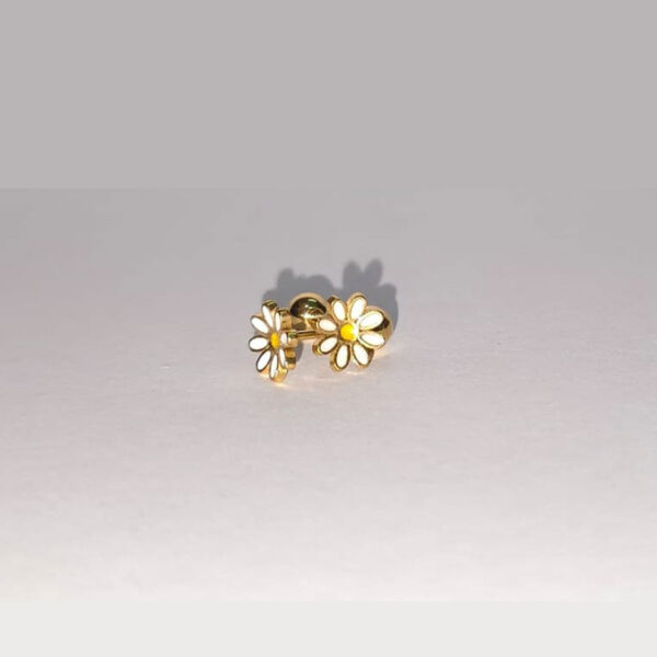 Stud Daisy Earrings